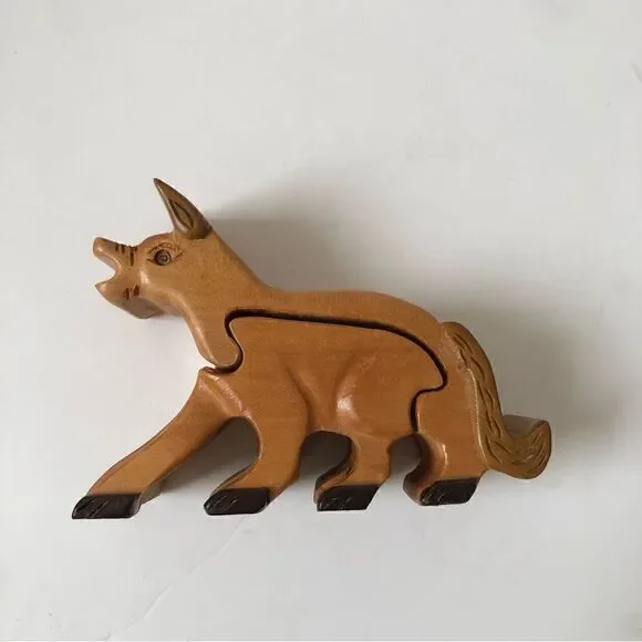 Animal wooden carved stash away puzzle box - Picture 2 of 8